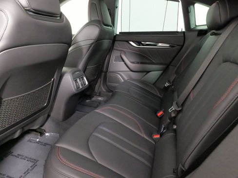 Used 2024 Maserati Levante GT Ultima AWD/4WD image 37