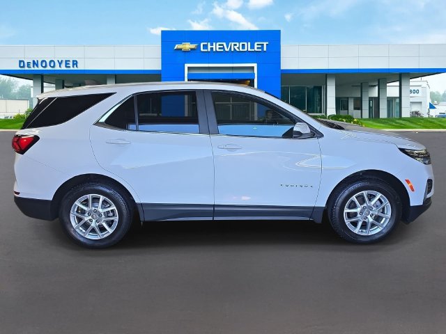 Used 2023 Chevrolet Equinox LT AWD/4WD image 4