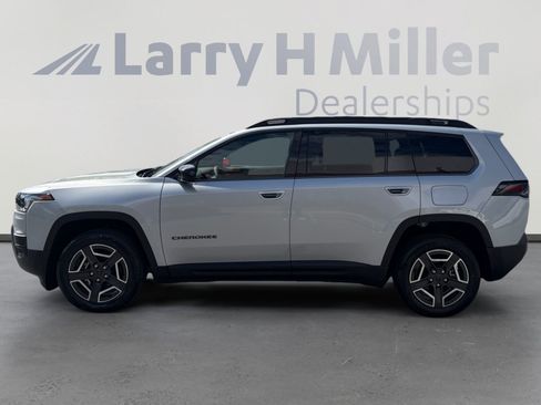 New 2026 Jeep Cherokee Laredo AWD/4WD image 2