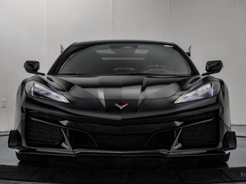 Used 2025 Chevrolet Corvette Z06 RWD image 37