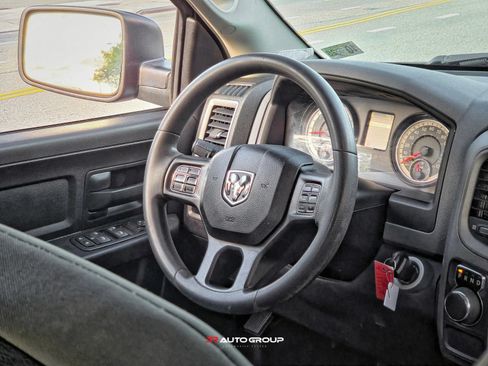 Used 2016 RAM 1500 Express RWD image 16
