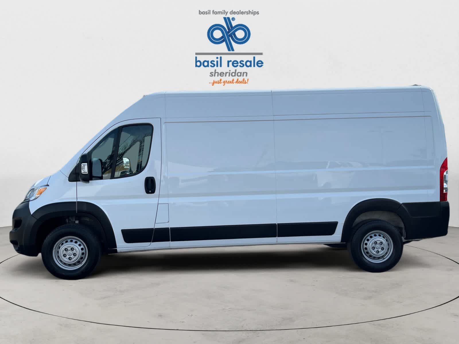 Used 2025 RAM ProMaster 2500 w/ Convenience Group FWD image 4