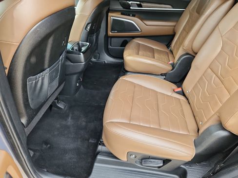 Used 2022 Kia Telluride SX w/ SX Prestige Package image 11