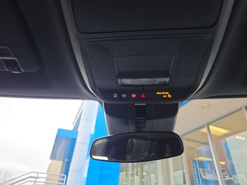 Used 2025 GMC Acadia Elevation image 24