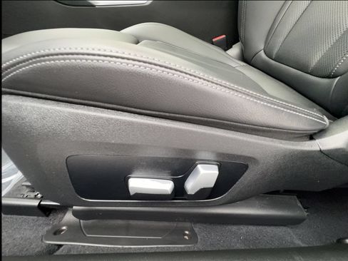 Used 2022 BMW 230i Coupe w/ Convenience Package RWD image 23