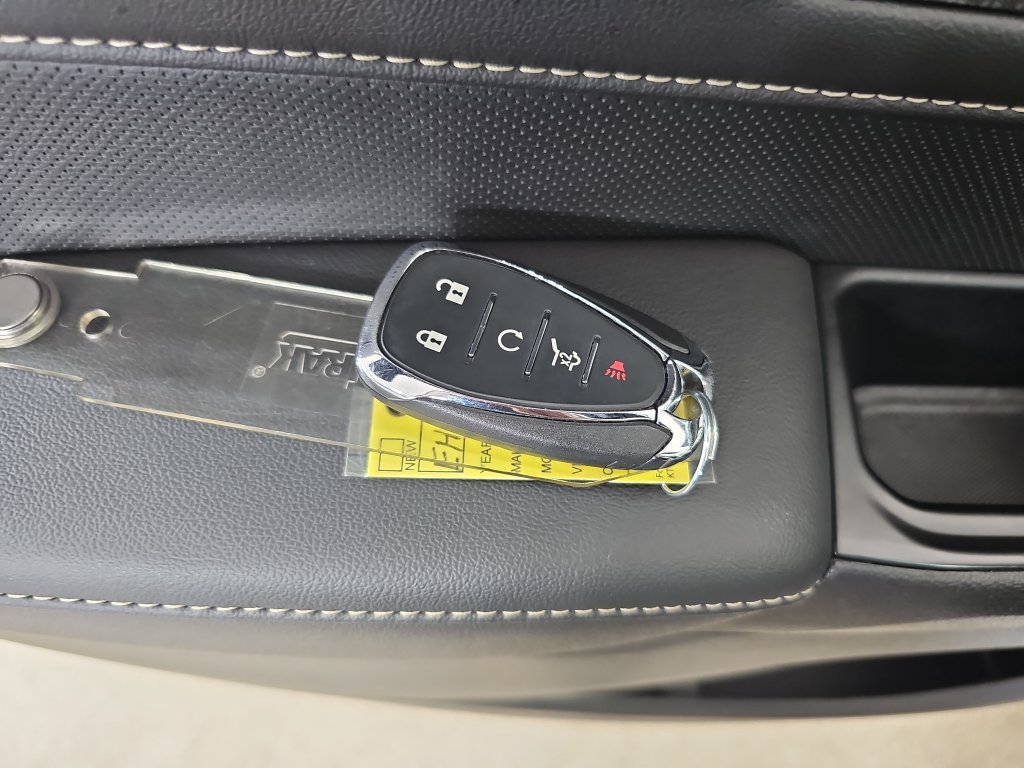 Used 2023 Chevrolet Traverse Premier AWD/4WD image 43