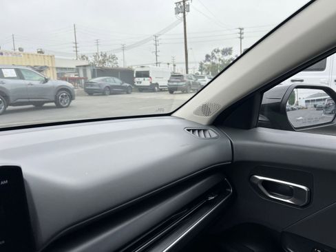 Used 2025 Kia K4 FWD image 40