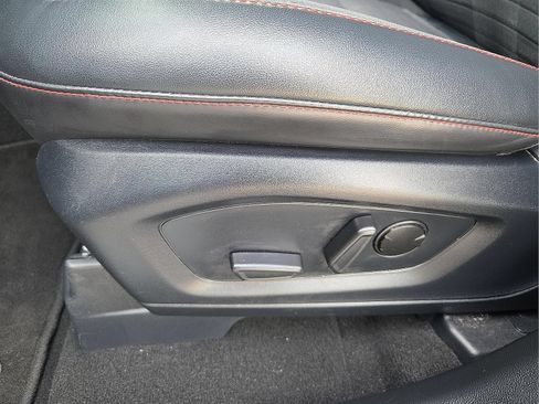 Used 2025 Ford Explorer ST-Line w/ ST-Line Street Pack AWD/4WD image 14