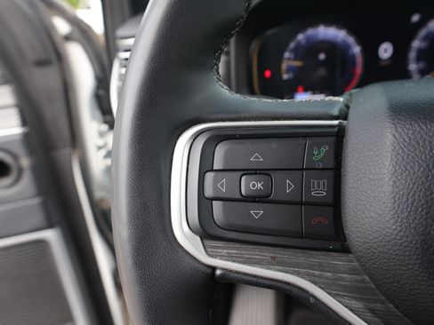 Used 2023 Jeep Wagoneer L Series II AWD/4WD image 19