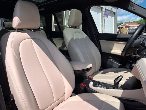 Used 2020 BMW X1 xDrive28i w/ Convenience Package AWD/4WD image 10