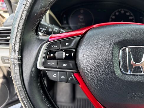 Used 2018 Honda Accord Touring image 25