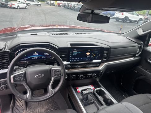 Used 2025 Chevrolet Silverado 1500 RST AWD/4WD image 14