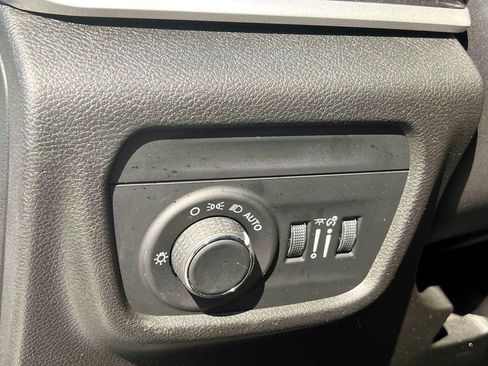 Certified 2023 Jeep Grand Cherokee L Laredo image 21