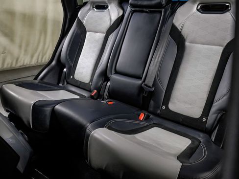 Used 2022 Land Rover Range Rover Sport SVR Carbon Edition image 31