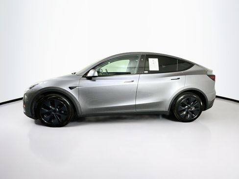 Used 2024 Tesla Model Y Long Range AWD/4WD image 4