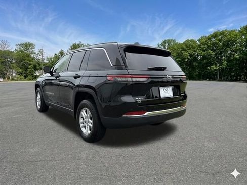 Used 2024 Jeep Grand Cherokee Laredo AWD/4WD image 6