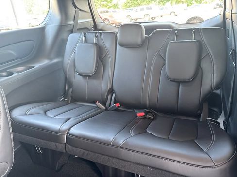 New 2027 Chrysler Pacifica Select FWD image 26