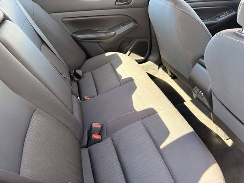 Used 2025 Nissan Altima 2.5 SV FWD image 13