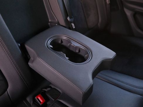 Used 2021 Porsche Macan image 33