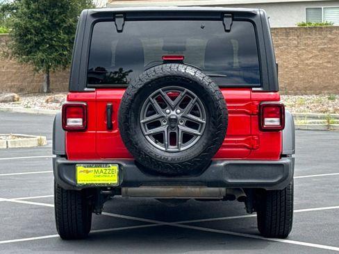 Used 2024 Jeep Wrangler Unlimited Sport AWD/4WD image 12