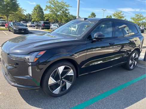 Used 2025 Volvo EX90 Ultra w/ Protection Package Premier AWD/4WD image 2