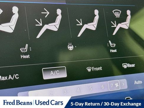Used 2023 Chrysler Pacifica Touring-L FWD image 26