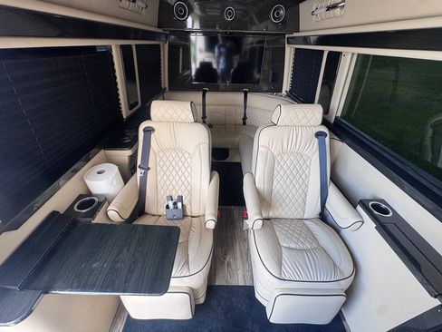 Used 2023 Mercedes-Benz Sprinter 3500 image 64
