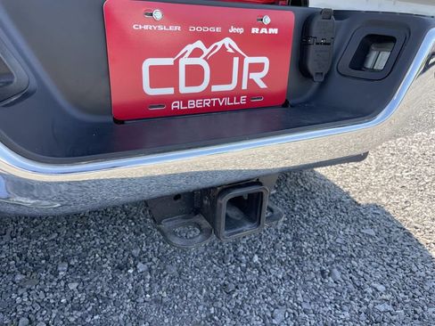 Used 2018 RAM 3500 Tradesman w/ Chrome Appearance Group AWD/4WD image 17