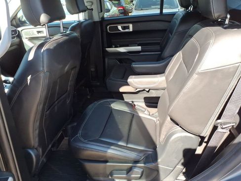 Used 2023 Ford Explorer XLT w/ Equipment Group 202A AWD/4WD image 11