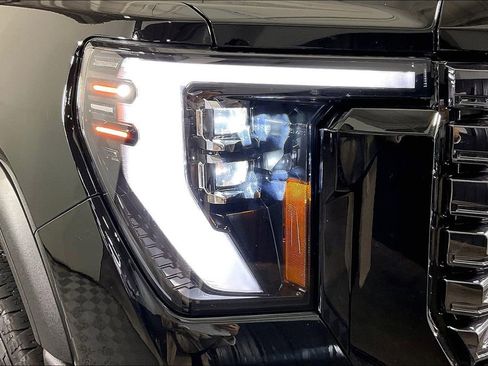 Used 2025 GMC Sierra 2500 Denali Ultimate image 41