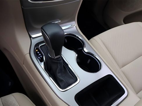 Used 2019 Jeep Grand Cherokee Laredo image 26