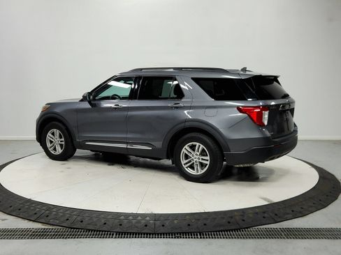 Used 2022 Ford Explorer XLT RWD image 5