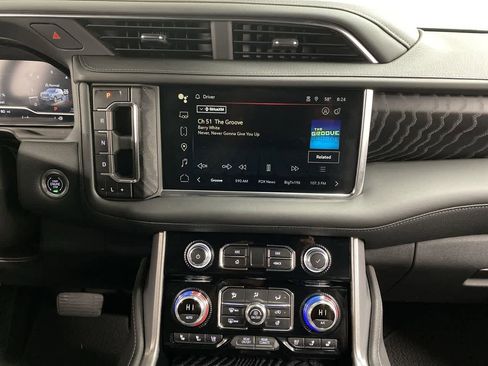 Used 2024 GMC Yukon Denali w/ Advanced Technology Package image 23