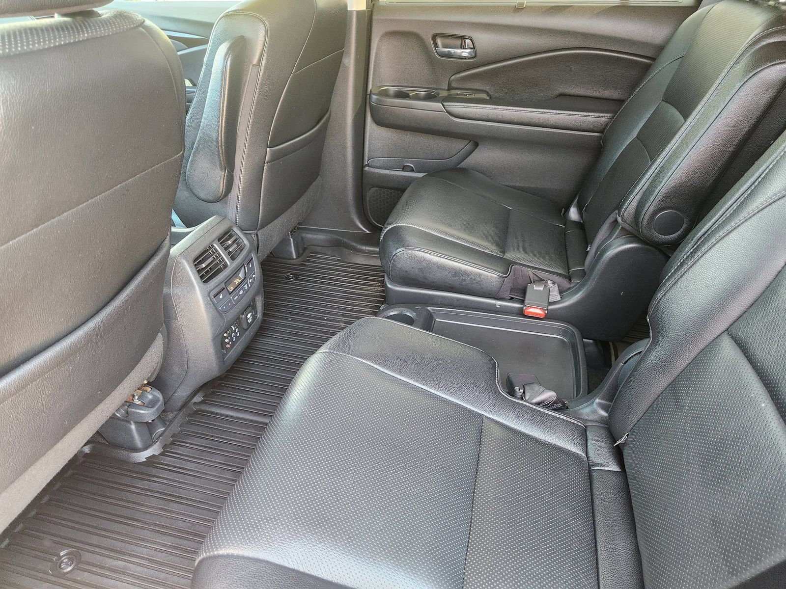 Used 2017 Honda Pilot Elite image 33