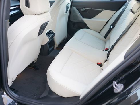 New 2026 BMW i5 eDrive40 w/ M Sport Package image 19