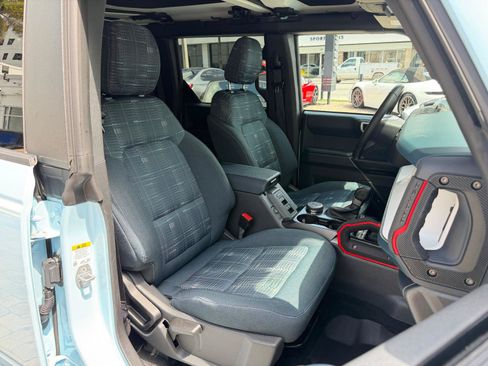 Used 2025 Ford Bronco Heritage Edition AWD/4WD image 46