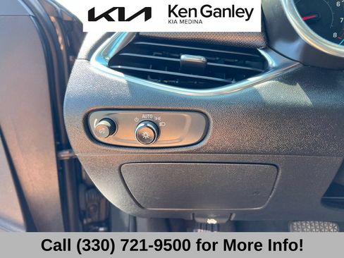 Used 2016 Chevrolet Malibu Premier w/ Driver Confidence Package II FWD image 26