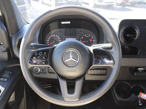 Used 2022 Mercedes-Benz Sprinter 1500 image 45