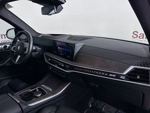 Used 2024 BMW X5 xDrive40i w/ M Sport Package image 30