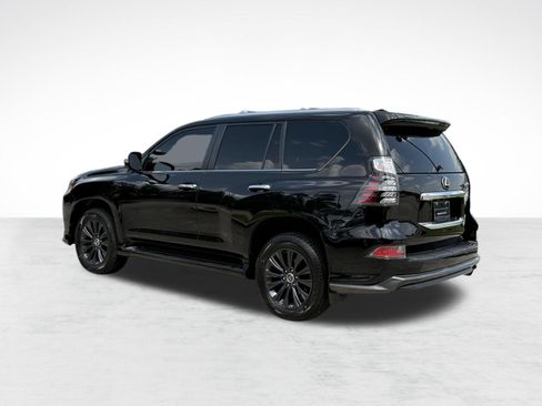 Used 2023 Lexus GX 460 Premium w/ Accessory Package AWD/4WD image 3