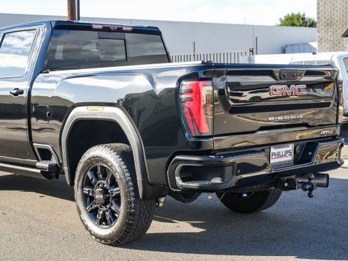Used 2024 GMC Sierra 2500 AT4 w/ AT4 Premium Plus Package image 12