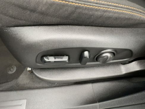 Used 2019 GMC Terrain SLE w/ Driver Convenience Package image 14