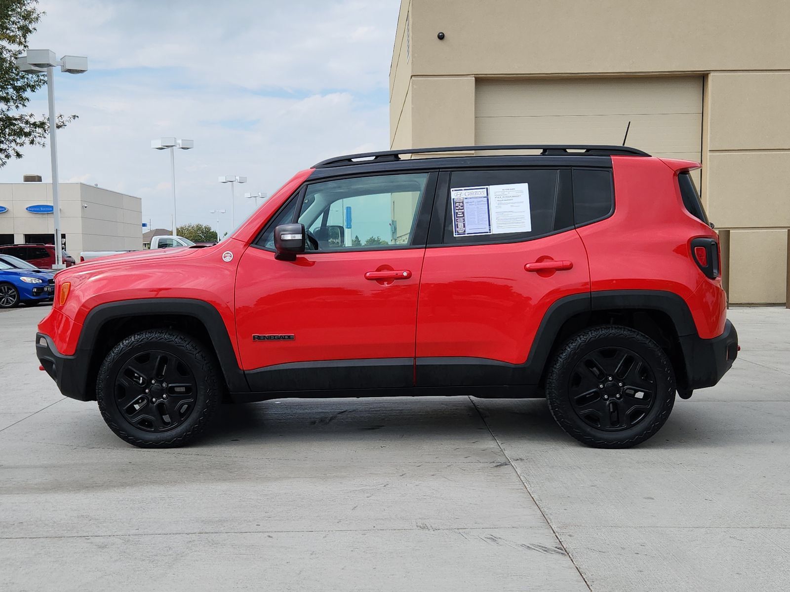 Used 2018 Jeep Renegade Trailhawk AWD/4WD image 2