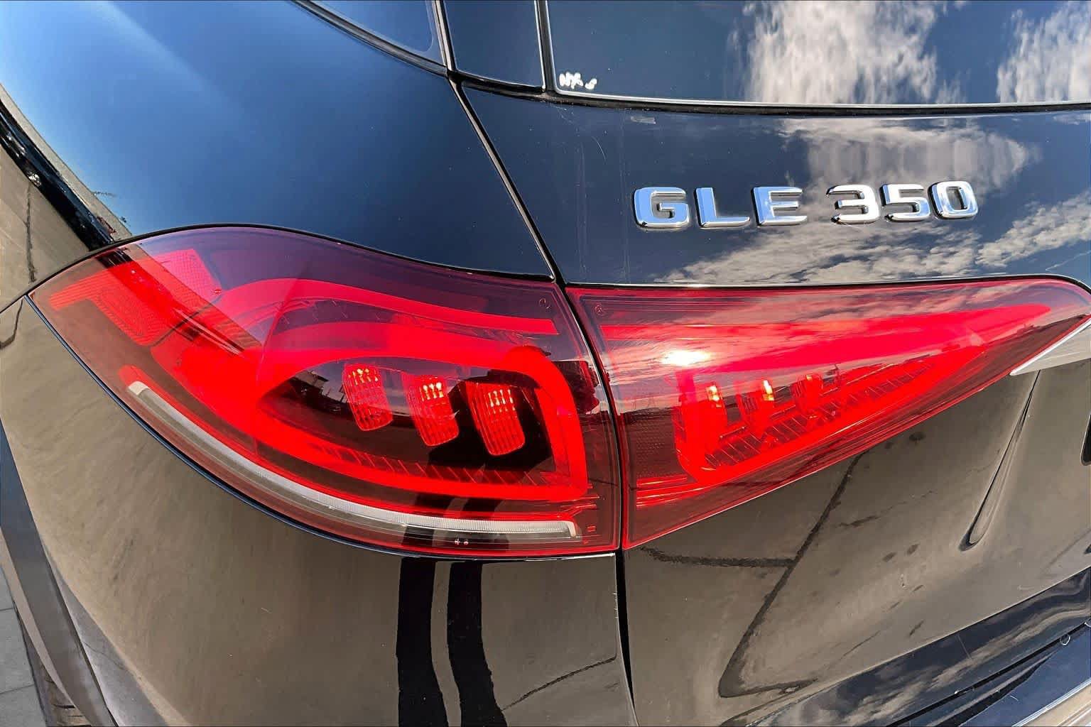 Used 2021 Mercedes-Benz GLE 350 w/ Premium Package image 29