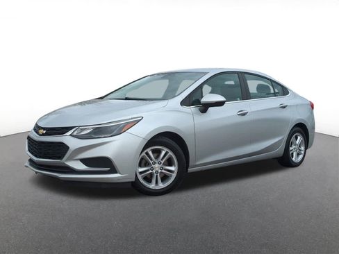 Used 2018 Chevrolet Cruze LT w/ Convenience Package image 1