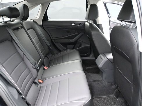 Certified 2024 Volkswagen Jetta SE w/ Panoramic Sunroof Package FWD image 16