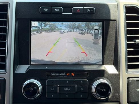Used 2018 Ford F150 Lariat w/ Equipment Group 502A Luxury AWD/4WD image 13
