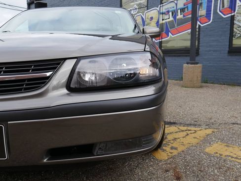 Used 2002 Chevrolet Impala LS w/ Seating Comfort Pkg FWD image 3