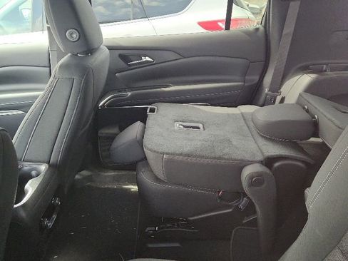 Used 2026 Chevrolet Traverse LT w/ Midnight/Sport Edition image 10