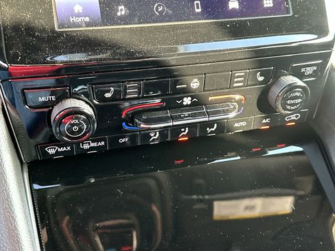 New 2025 Jeep Grand Cherokee L Altitude image 18